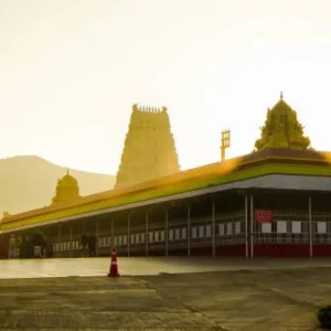 भारत के ६ रहस्यमय मंदिर: जो आज भी श्रद्धालुओं को आकर्षित करते हैं